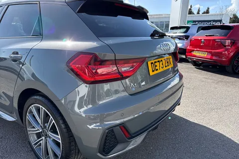 DE73ZBX Audi A1 1.0 TFSI 30 S line Sportback S Tronic Euro 6 (s/s) 5dr Thumbnail #8
