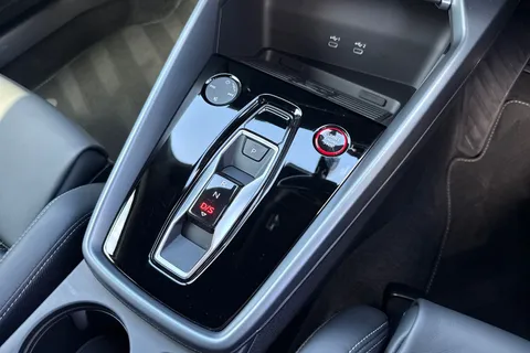 KR75GGA Audi S3 Black Edition TFSI  333 PS S tronic Thumbnail #24