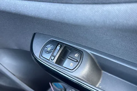 YE17GSV Vauxhall Corsa 1.4i ecoFLEX Limited Edition Euro 6 3dr Thumbnail #46