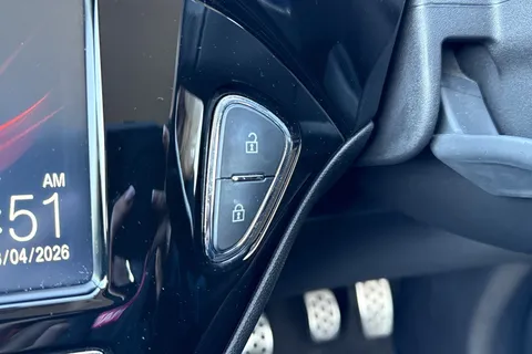 YE17GSV Vauxhall Corsa 1.4i ecoFLEX Limited Edition Euro 6 3dr Thumbnail #55