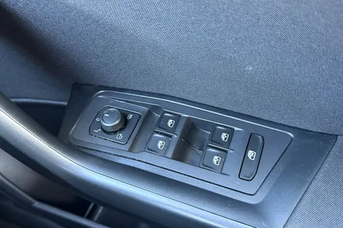 CF72PXL Volkswagen T-Roc 1.0 TSI Life Euro 6 (s/s) 5dr Thumbnail #41