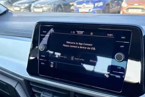 CF72PXL Volkswagen T-Roc 1.0 TSI Life Euro 6 (s/s) 5dr Thumbnail #49