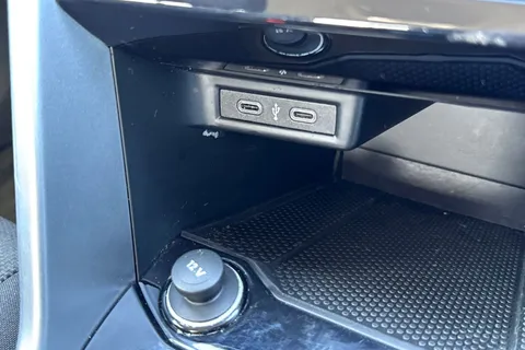 CF72PXL Volkswagen T-Roc 1.0 TSI Life Euro 6 (s/s) 5dr Thumbnail #54