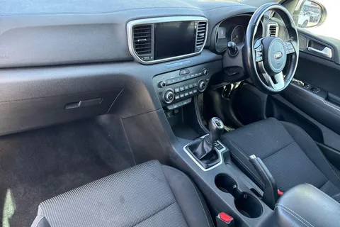 LA71UDN Kia Sportage 1.6 GDi ISG 2 5dr Thumbnail #17