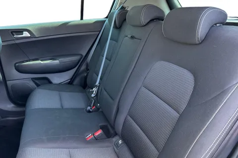 LA71UDN Kia Sportage 1.6 GDi ISG 2 5dr Thumbnail #19