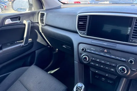 LA71UDN Kia Sportage 1.6 GDi ISG 2 5dr Thumbnail #31