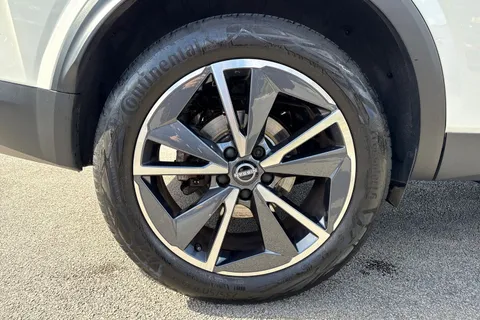 YF23XMC Nissan Qashqai 1.3 DIG-T MHEV Tekna Euro 6 (s/s) 5dr Thumbnail #11