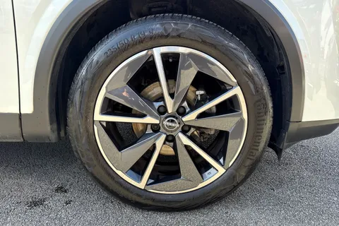 YF23XMC Nissan Qashqai 1.3 DIG-T MHEV Tekna Euro 6 (s/s) 5dr Thumbnail #12