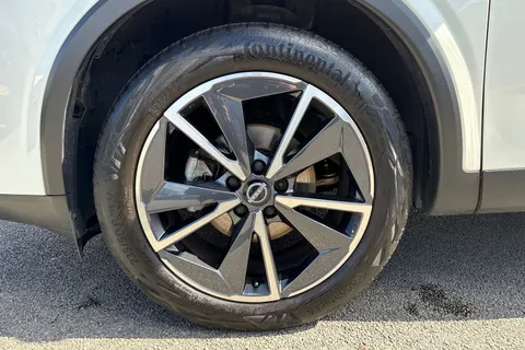 YF23XMC Nissan Qashqai 1.3 DIG-T MHEV Tekna Euro 6 (s/s) 5dr Thumbnail #13