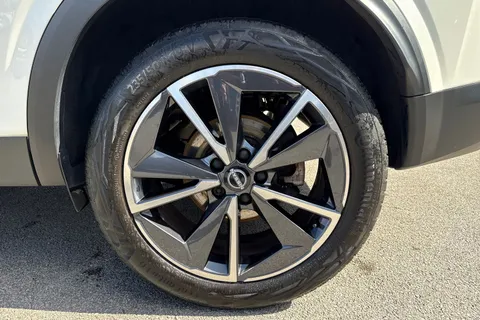 YF23XMC Nissan Qashqai 1.3 DIG-T MHEV Tekna Euro 6 (s/s) 5dr Thumbnail #14