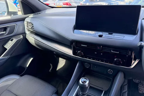 YF23XMC Nissan Qashqai 1.3 DIG-T MHEV Tekna Euro 6 (s/s) 5dr Thumbnail #21