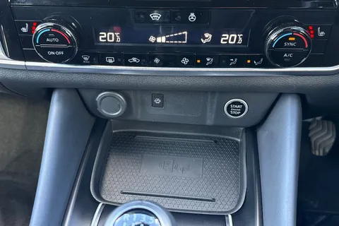 YF23XMC Nissan Qashqai 1.3 DIG-T MHEV Tekna Euro 6 (s/s) 5dr Thumbnail #23