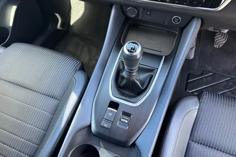 YF23XMC Nissan Qashqai 1.3 DIG-T MHEV Tekna Euro 6 (s/s) 5dr Thumbnail #24