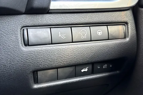 YF23XMC Nissan Qashqai 1.3 DIG-T MHEV Tekna Euro 6 (s/s) 5dr Thumbnail #40