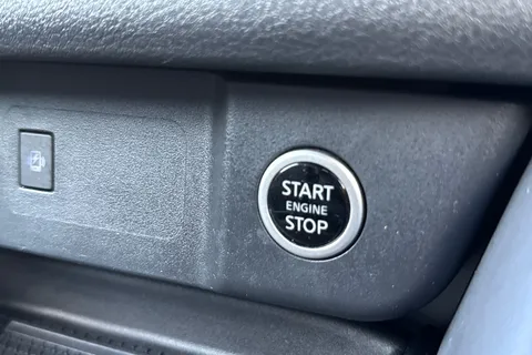 YF23XMC Nissan Qashqai 1.3 DIG-T MHEV Tekna Euro 6 (s/s) 5dr Thumbnail #41