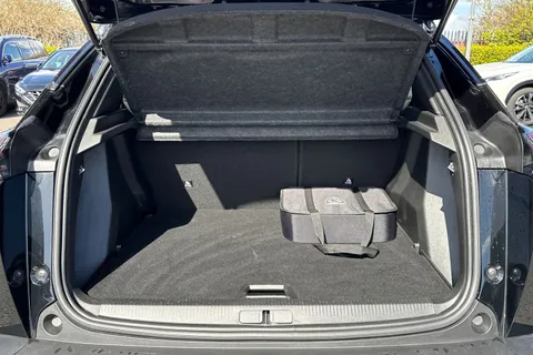 MJ23ARZ PEUGEOT e-2008 50kWh GT Auto 5dr (7kW Charger) Thumbnail #8