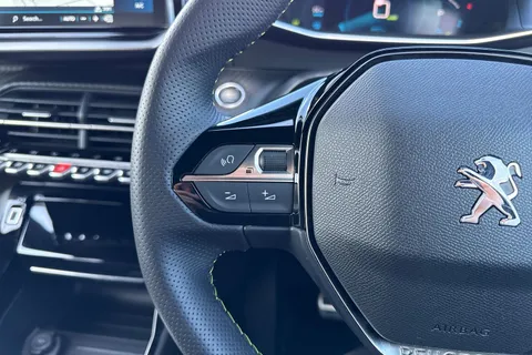 MJ23ARZ PEUGEOT e-2008 50kWh GT Auto 5dr (7kW Charger) Thumbnail #40