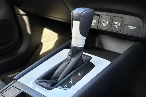 YC23ECT Honda Jazz 1.5 h i-MMD SR eCVT Euro 6 (s/s) 5dr Thumbnail #23