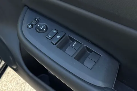 YC23ECT Honda Jazz 1.5 h i-MMD SR eCVT Euro 6 (s/s) 5dr Thumbnail #24