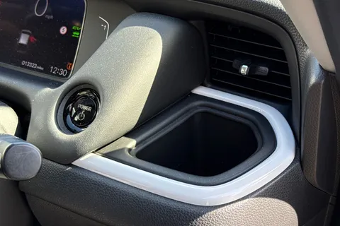 YC23ECT Honda Jazz 1.5 h i-MMD SR eCVT Euro 6 (s/s) 5dr Thumbnail #32