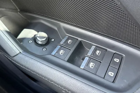 GL21YTR Audi A3 1.5 TFSI 35 S line Sportback S Tronic Euro 6 (s/s) 5dr Thumbnail #42