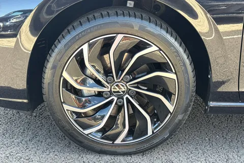 MK22JDJ Volkswagen Golf 1.5 eTSI 150 Style 5dr DSG **17' VENTURA ALLOYS** Thumbnail #10