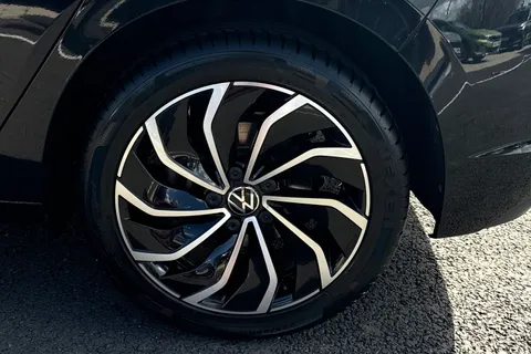 MK22JDJ Volkswagen Golf 1.5 eTSI 150 Style 5dr DSG **17' VENTURA ALLOYS** Thumbnail #11