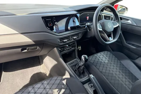 DU73GFA Volkswagen Polo 1.0 TSI R-Line 5dr **17' BERGAMO ALLOYS + REV CAMERA + HEATED SEATS** Thumbnail #16