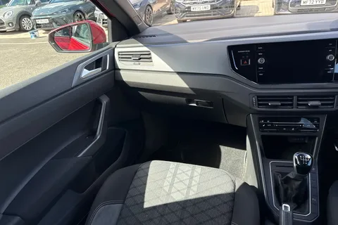 DU73GFA Volkswagen Polo 1.0 TSI R-Line 5dr **17' BERGAMO ALLOYS + REV CAMERA + HEATED SEATS** Thumbnail #21