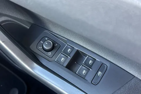 DU73GFA Volkswagen Polo 1.0 TSI R-Line 5dr **17' BERGAMO ALLOYS + REV CAMERA + HEATED SEATS** Thumbnail #22