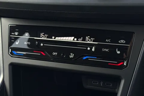 DU73GFA Volkswagen Polo 1.0 TSI R-Line 5dr **17' BERGAMO ALLOYS + REV CAMERA + HEATED SEATS** Thumbnail #23