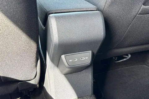 DU73GFA Volkswagen Polo 1.0 TSI R-Line 5dr **17' BERGAMO ALLOYS + REV CAMERA + HEATED SEATS** Thumbnail #29