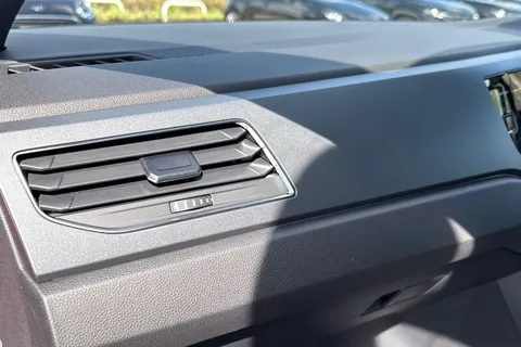 DU73GFA Volkswagen Polo 1.0 TSI R-Line 5dr **17' BERGAMO ALLOYS + REV CAMERA + HEATED SEATS** Thumbnail #30