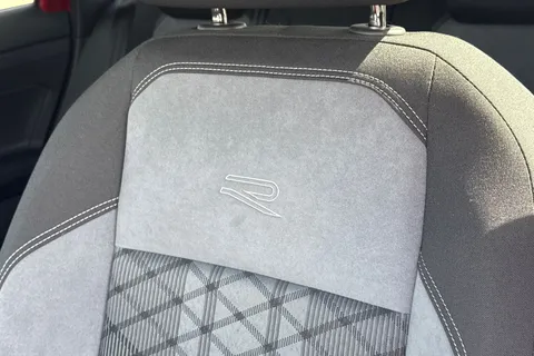 DU73GFA Volkswagen Polo 1.0 TSI R-Line 5dr **17' BERGAMO ALLOYS + REV CAMERA + HEATED SEATS** Thumbnail #31