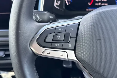 DU73GFA Volkswagen Polo 1.0 TSI R-Line 5dr **17' BERGAMO ALLOYS + REV CAMERA + HEATED SEATS** Thumbnail #33