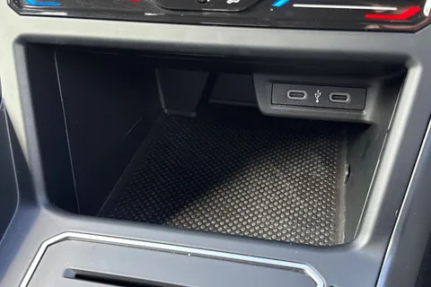 DU73GFA Volkswagen Polo 1.0 TSI R-Line 5dr **17' BERGAMO ALLOYS + REV CAMERA + HEATED SEATS** Thumbnail #37