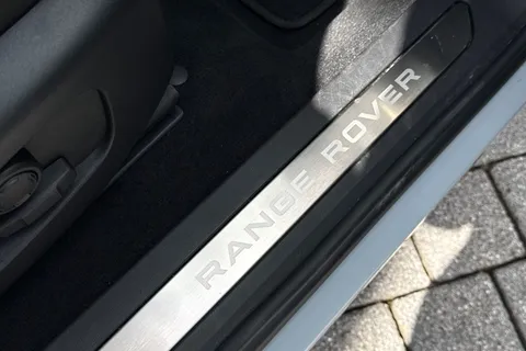 DU75YPF Land Rover Range Rover Evoque 2.0 D200 Dynamic SE 5dr Thumbnail #32