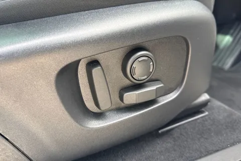 DU75YPF Land Rover Range Rover Evoque 2.0 D200 Dynamic SE 5dr Thumbnail #33
