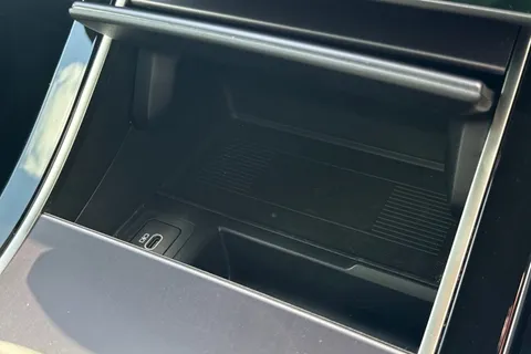 DU75YPF Land Rover Range Rover Evoque 2.0 D200 Dynamic SE 5dr Thumbnail #45