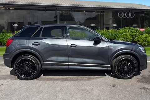 KO25WGZ Audi Q2 Black Edition 35 TFSI  150 PS S tronic Thumbnail #4