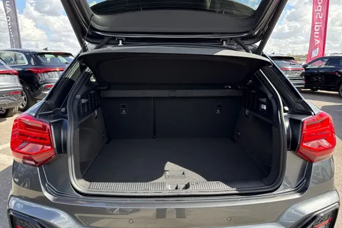 KO25WGZ Audi Q2 Black Edition 35 TFSI  150 PS S tronic Thumbnail #8