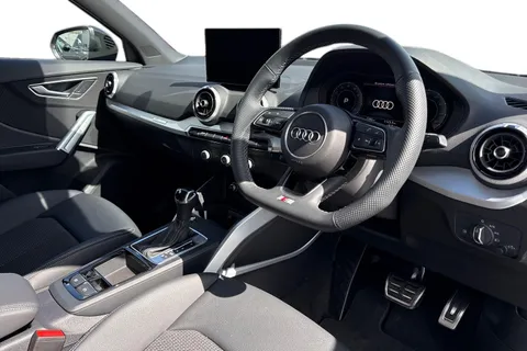 KO25WGZ Audi Q2 Black Edition 35 TFSI  150 PS S tronic Thumbnail #15