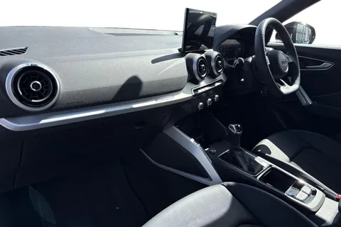 KO25WGZ Audi Q2 Black Edition 35 TFSI  150 PS S tronic Thumbnail #16