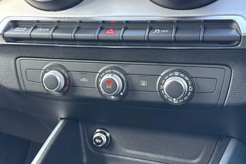 KO25WGZ Audi Q2 Black Edition 35 TFSI  150 PS S tronic Thumbnail #23