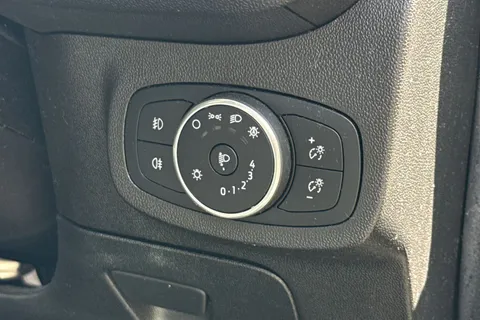 MA68SVG Ford Fiesta 1.0T EcoBoost Zetec Euro 6 (s/s) 5dr Thumbnail #31