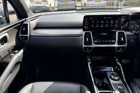 AF21ONL Kia Sorento 1.6 T-GDi 13.8kWh 4 Auto AWD Euro 6 (s/s) 5dr Thumbnail #21