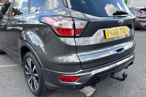 PK68TSU Ford Kuga 2.0 TDCi EcoBlue ST-Line Euro 6 (s/s) 5dr Thumbnail #17