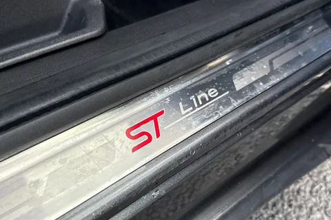 PK68TSU Ford Kuga 2.0 TDCi EcoBlue ST-Line Euro 6 (s/s) 5dr Thumbnail #35