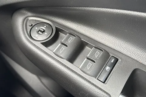 PK68TSU Ford Kuga 2.0 TDCi EcoBlue ST-Line Euro 6 (s/s) 5dr Thumbnail #37