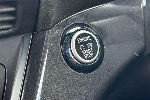 PK68TSU Ford Kuga 2.0 TDCi EcoBlue ST-Line Euro 6 (s/s) 5dr Thumbnail #39